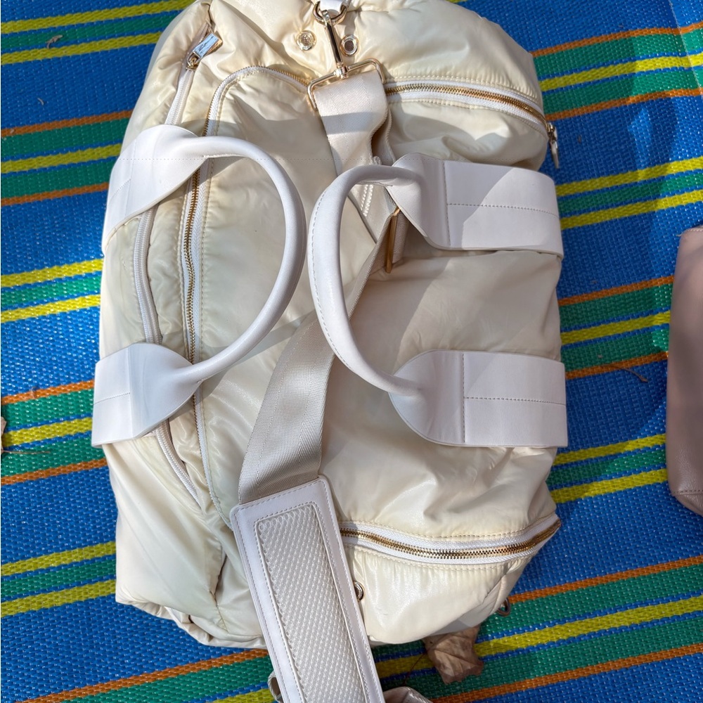Caraa Remus Duffle Bag (White) - Picture 8 of 8
